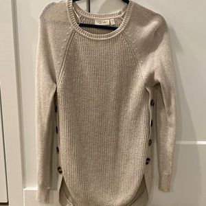 Sweater pockets on the side size small